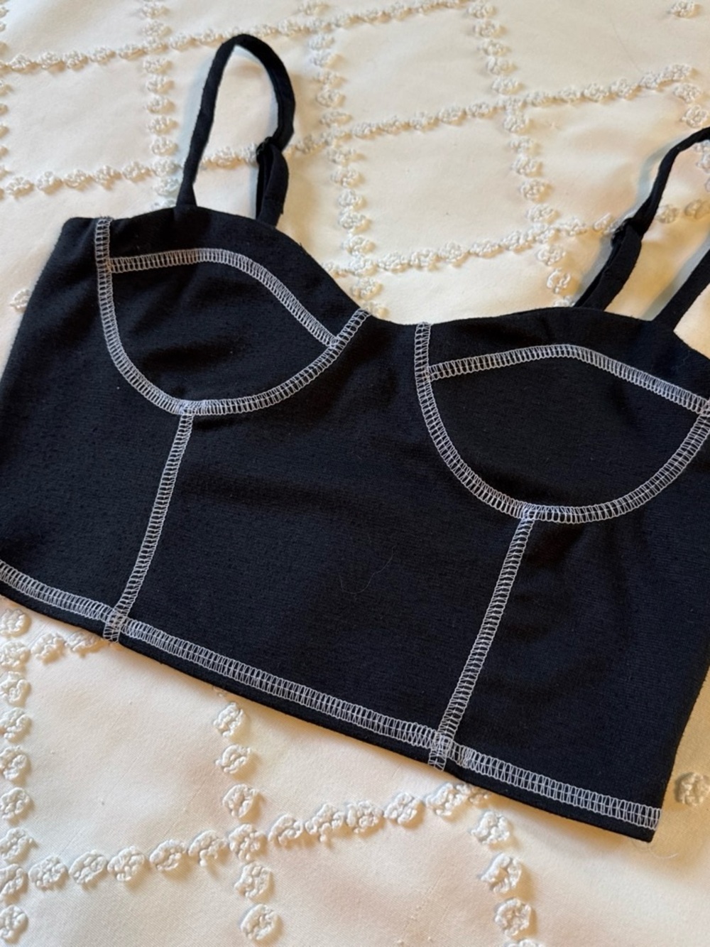 Forever 21 Black Cropped Tank Top with Contrast Stitching Size Small
